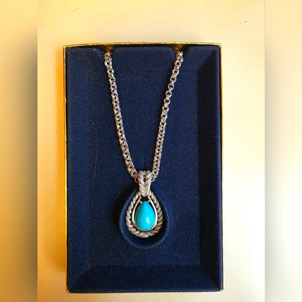 Avon Vintage Teardrop Necklace NWT